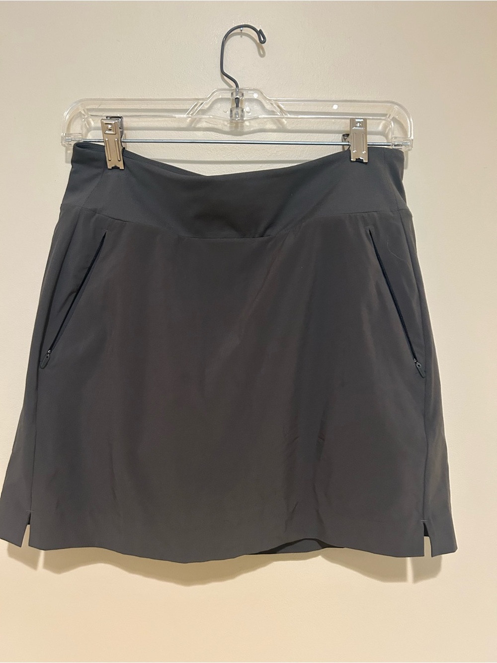 Athleta Women’s Soho Skort in Army Green Size 6 Like New